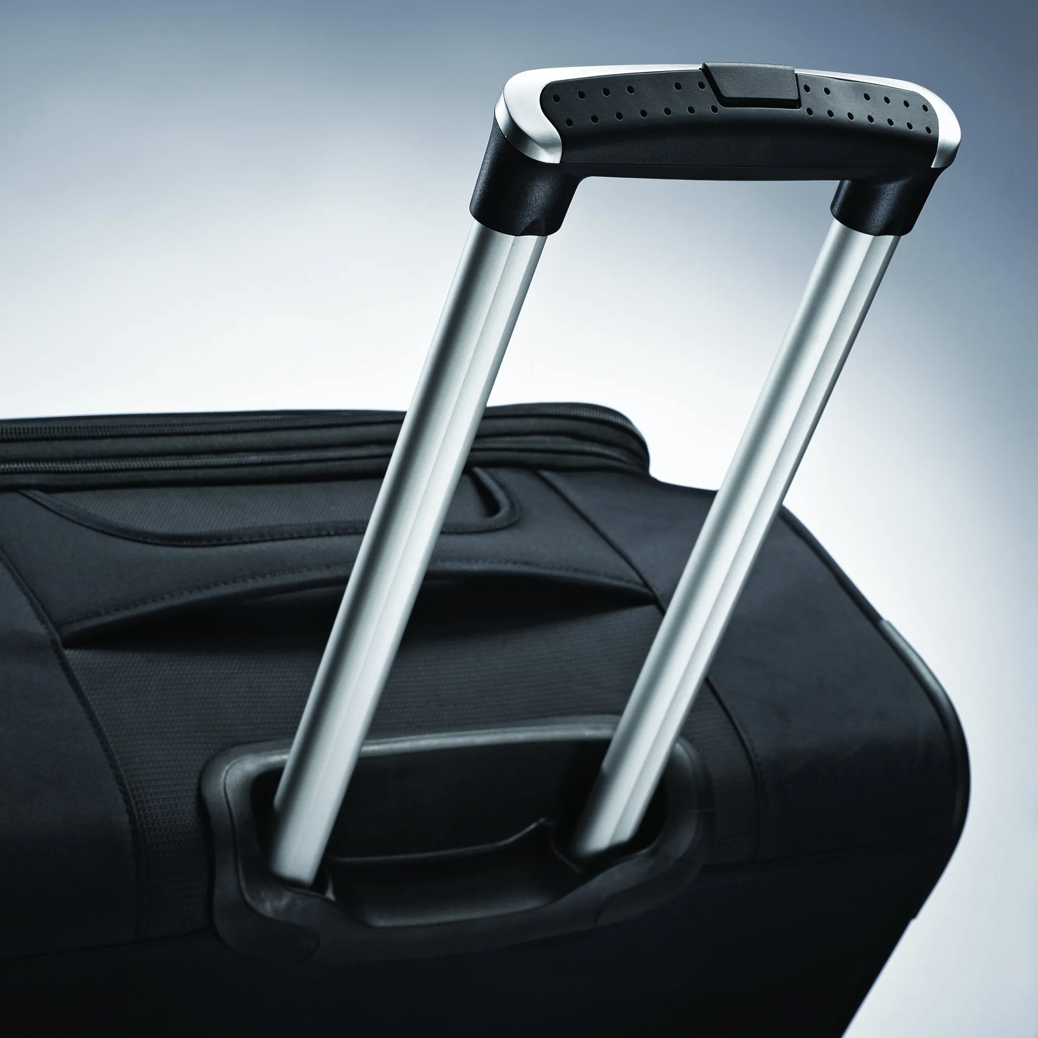 American Tourister Ilite Max 25" 4-Wheel Medium Luggage