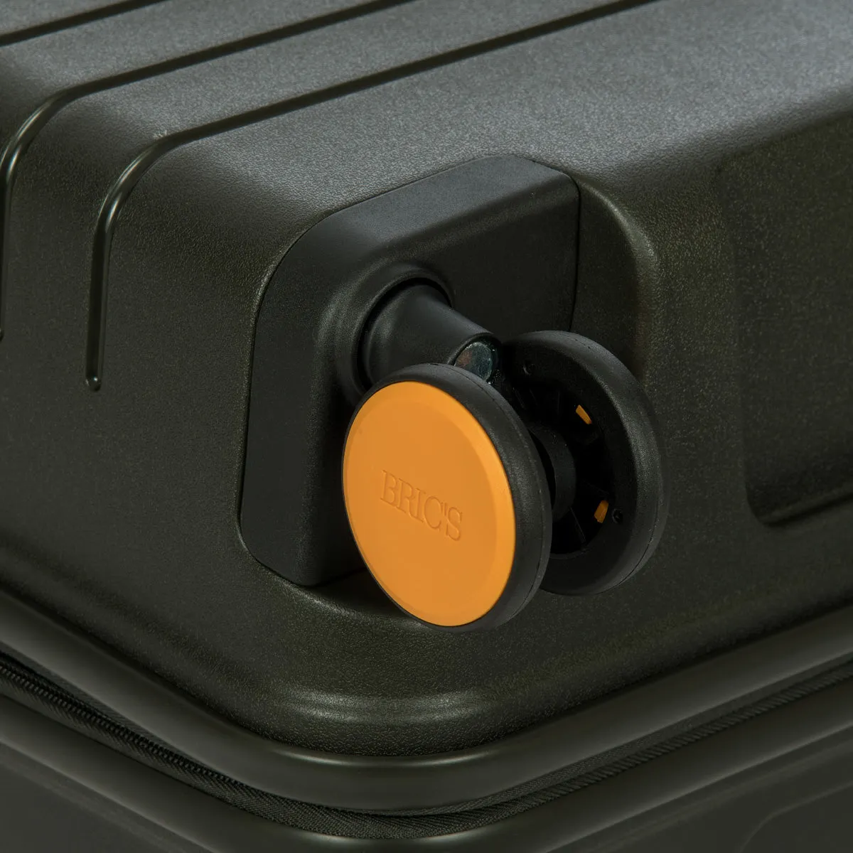 Bric's B|Y Ulisse 28" Expandable Spinner