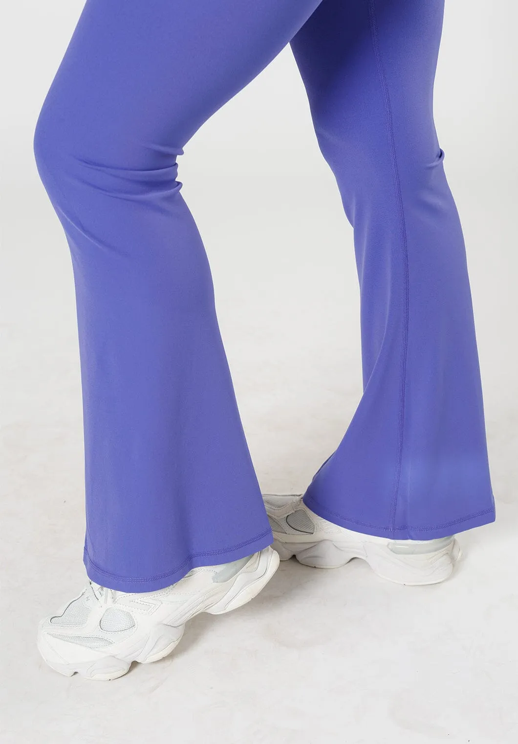 RecStretch™ Original Sculptseam® Plus Essential Flare Legging 31" Sucker