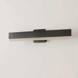 Semblance Collection 24 in. Medium 3CCT Integrated LED Linear Vanity Light